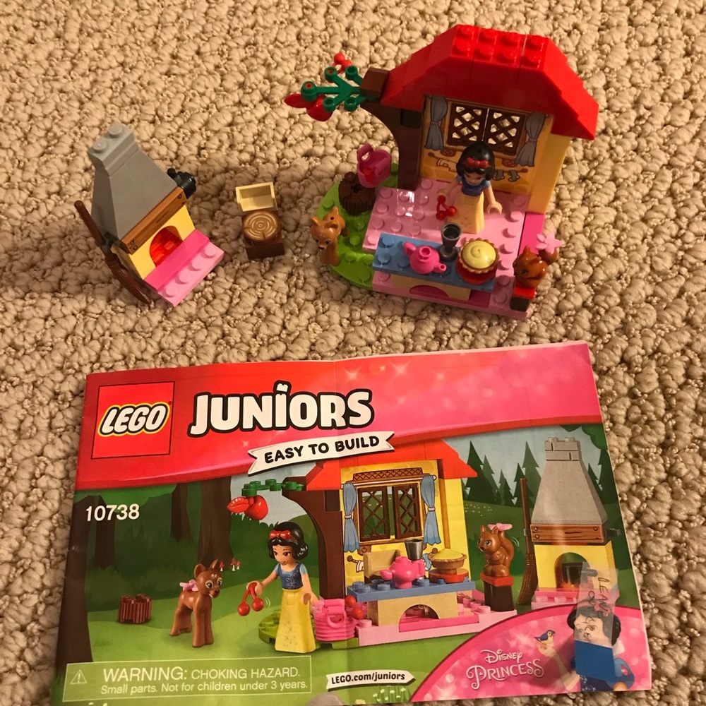 LEGO Juniors Snow White Cottage-Disney